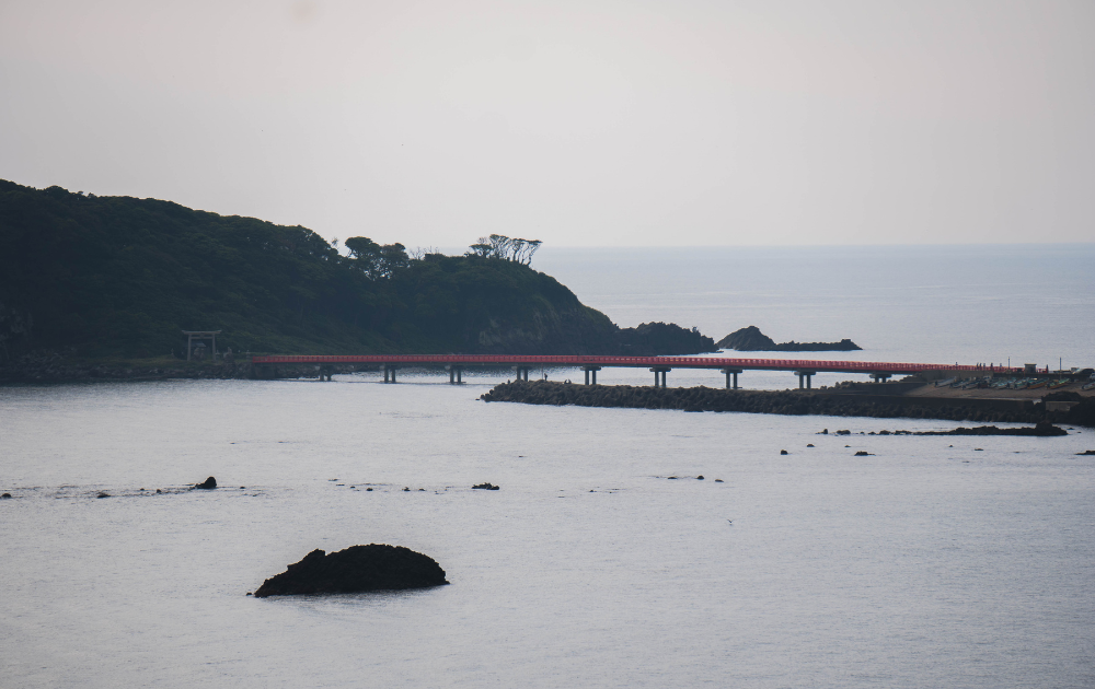 福井県　雄島　赤い橋